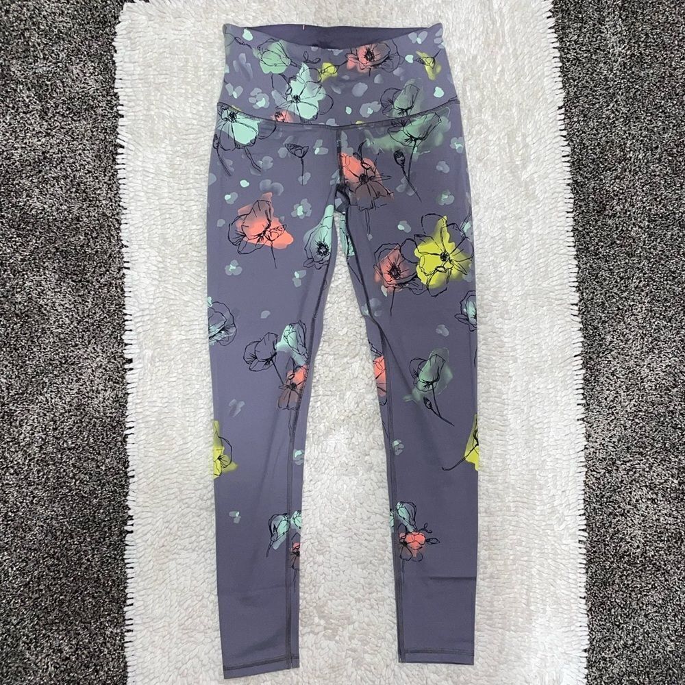 Victoria Sport Knockout Leggings Size Small